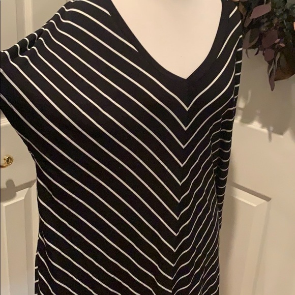 Plus size diagonal striped soft v neck top - Picture 2 of 7